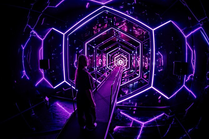 AMAZE Amsterdam: Immersive Audiovisual Experience - Entering AMAZE Amsterdam in a Former Nightclub Setting