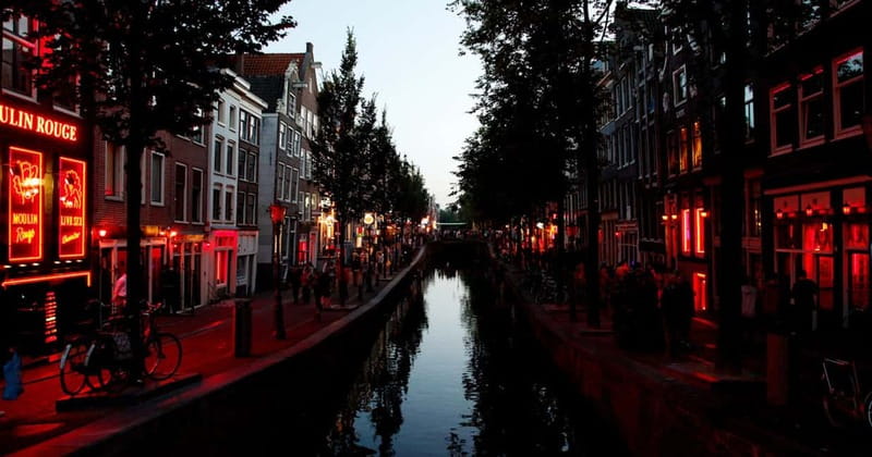 Amsterdam: 1,5-Hour Red Light District Tour - Key reasons this tour works so well