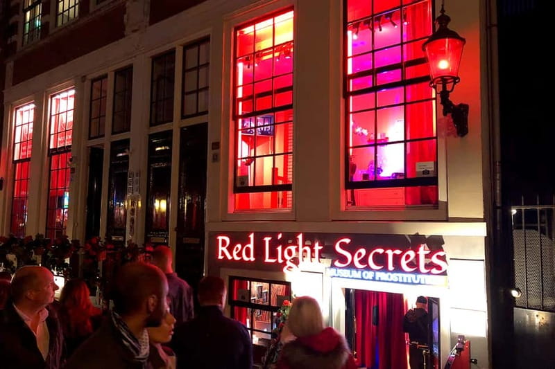 Amsterdam: 1,5-Hour Red Light District Tour - Why this short walk changes how you see Amsterdam