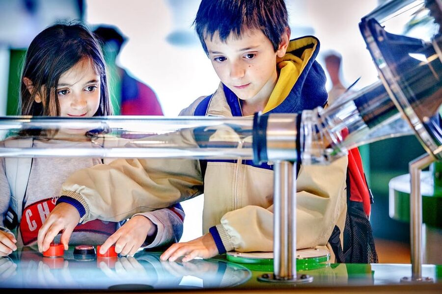Amsterdam: 1-Hour Canal Cruise & NEMO Science Museum - FAQ