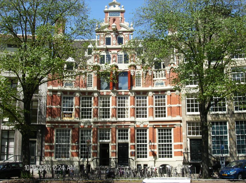 Amsterdam 1-Hour Rickshaw Tour - Red Light District and coffee shops: seeing landmarks without turning it into chaos