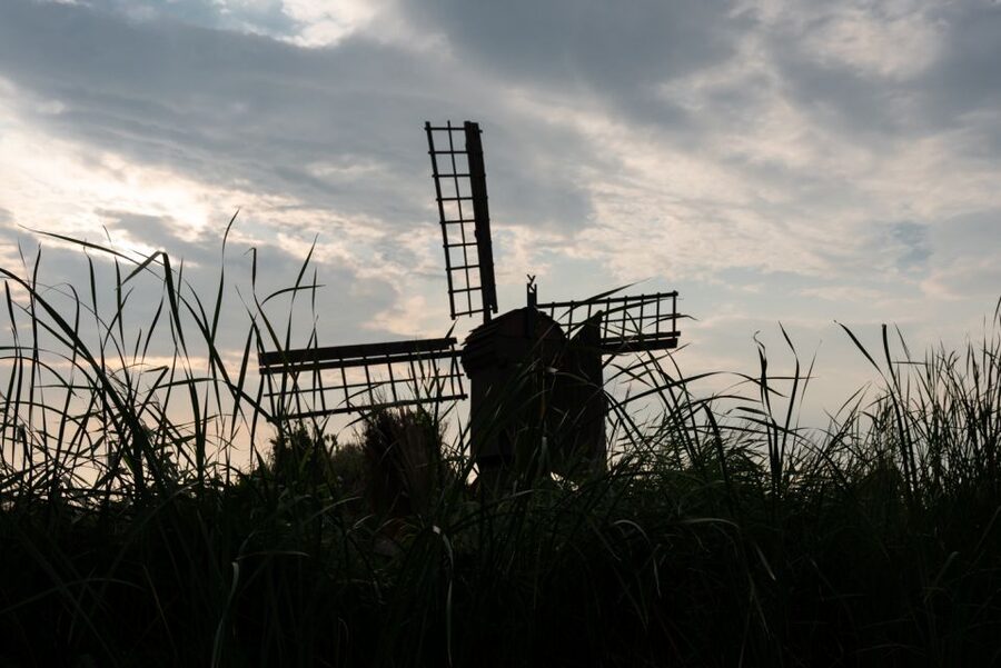 Amsterdam: 2-Hour Guided Canoe Trip - Canoeing the village canals and meadows for two calm hours