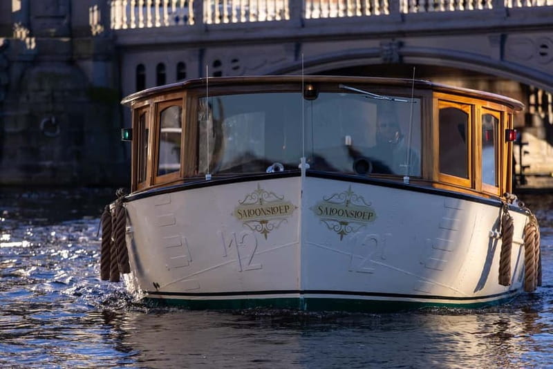 Amsterdam: 2-Hour Luxury Canal Cruise with Snacks & Drinks - Drinks and snacks: what “luxury” means here