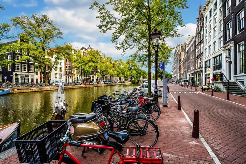Amsterdam: 3-Hour Private Bike Tour of the City Center - Dam Square to Westerkerk: the classic center, paced for real viewing