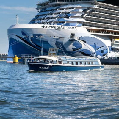 75 Minute City Canal Cruise with Audio Guide
