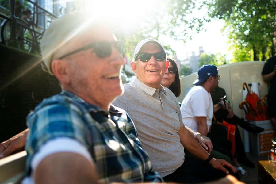 Amsterdam: 90 min Cosy Canal Cruise w. Bar & Snacks on board - Quick reasons to book this 90-minute canal cruise
