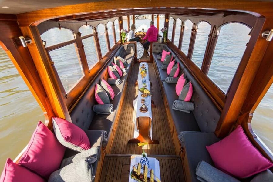 Amsterdam: 90 min Cruise with Local Guide & Unlimited Drinks - Your pre-cruise checklist so the ride starts smooth