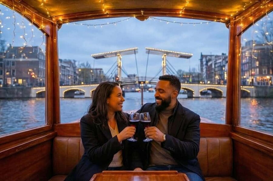 Amsterdam: 90 min Cruise with Local Guide & Unlimited Drinks - The 90 minutes you’ll spend seeing Amsterdam from the water