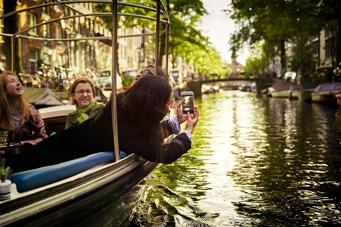 Amsterdam 90-min Private Canal Cruise with Live Guide and Drinks - Key points to know before you go