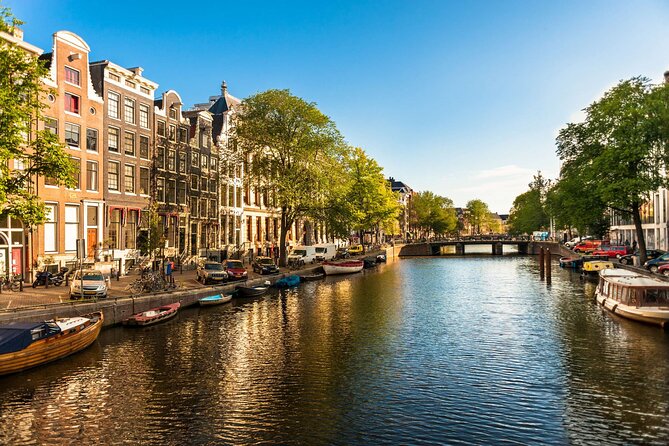 Amsterdam Airport & Non-Airport Private Transfer to City Center - Inside the Vehicle: Comfort, A/C, and Real Luggage Handling
