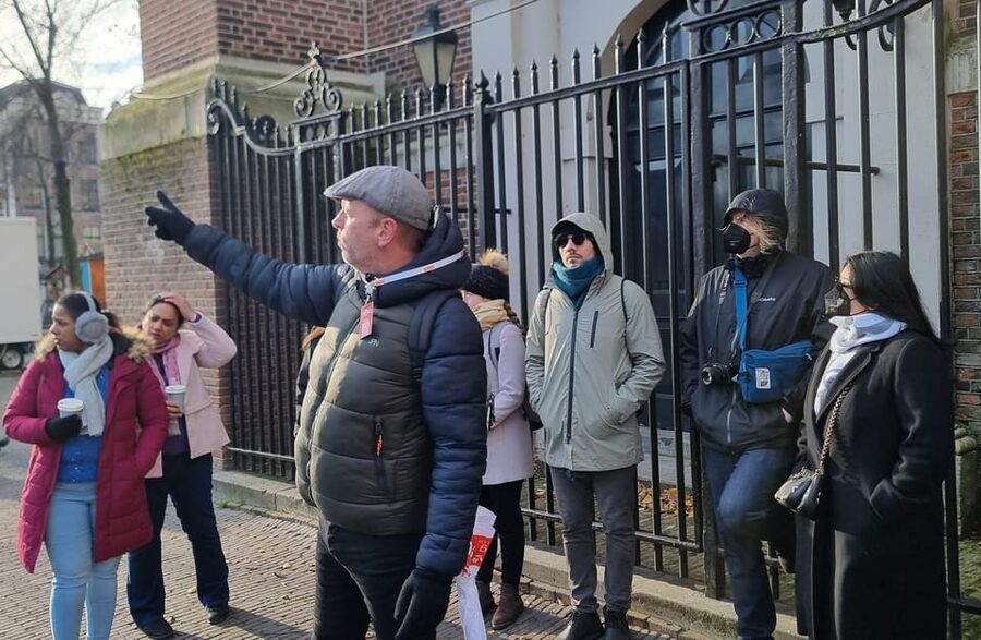 Amsterdam All In One Tour Walking Tour - Walking Comfort: Distance, Weather, and Photo Planning