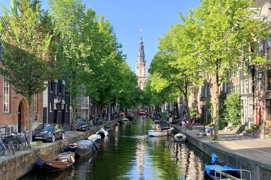 Amsterdam: Anne Frank Guided Walking Tour in DE/EN/IT/ES - Huis de Pinto to Rembrandt House, when Jewish history overlaps art history