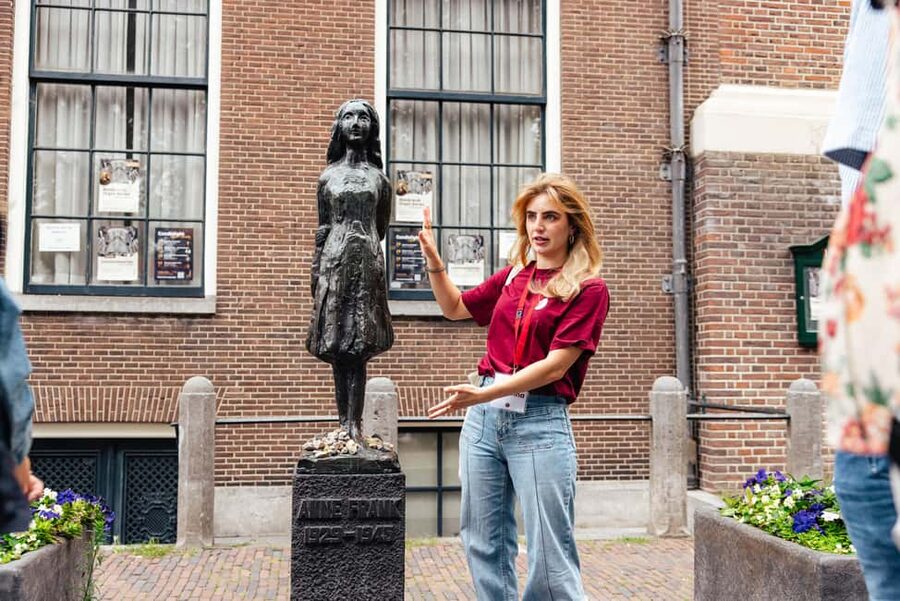Amsterdam: Anne Frank Guided Walking Tour in DE/EN/IT/ES - Stolpersteine, plague cemetery history, and the physical reminders that hit hard