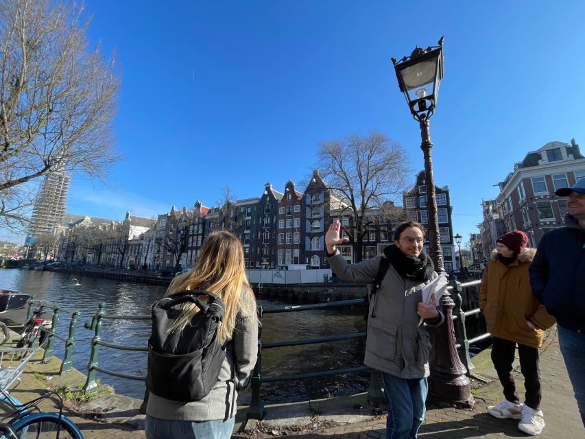 Amsterdam: Anne Frank's Last Walk & Visit Anne's House in VR - The included cafe break: pacing after a heavy walk