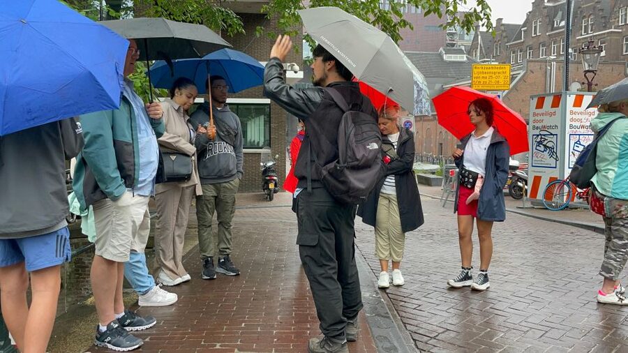 Amsterdam: Anne Frank's Last Walk & Visit Anne's House in VR - VR at the Anne Frank House: what you see with Oculus