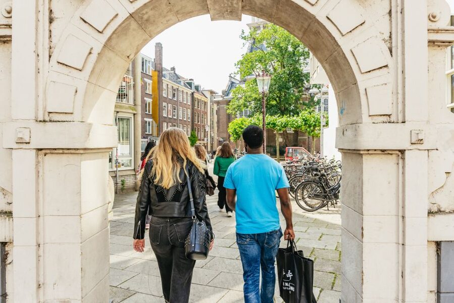 Amsterdam Anne Frank: Small-Group Walking Tour & Local Guide - Practical tips so the walk feels easy, not exhausting