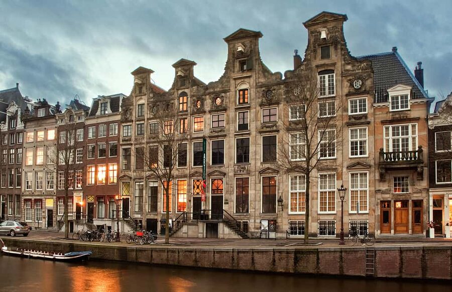 Amsterdam: Art Zoo Museum Entry Ticket in a Canal House - Key Points You’ll Care About
