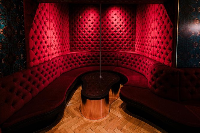 Amsterdam: Behind the Scenes Strip Club Tour with Ex-Sex Worker - Practical Tips to Make Your Tour Go Smoothly
