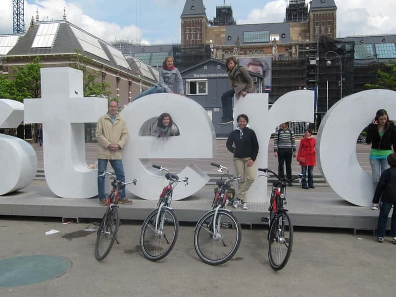 Amsterdam:: Bike Rental with Free Self-Guided Tour - Price and logistics, kept simple for a 1 day ride