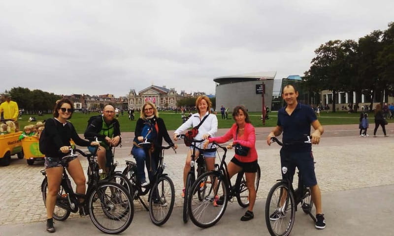 Amsterdam bike tour with a French-speaking guide local! - Key points at a glance