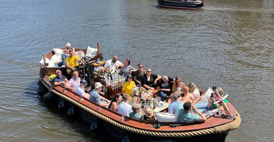 Amsterdam: Boat Tour with Optional Unlimited Drinks - Practical Tips So You Get the Best Views