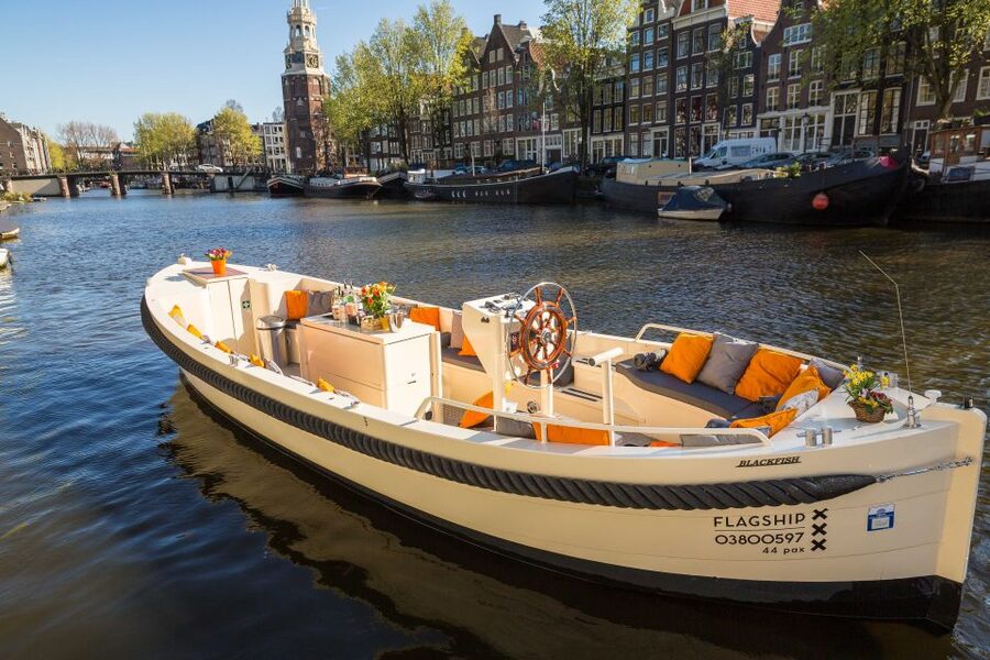 Amsterdam: Canal Belt Private Beer Boat Tour - Key highlights at a glance
