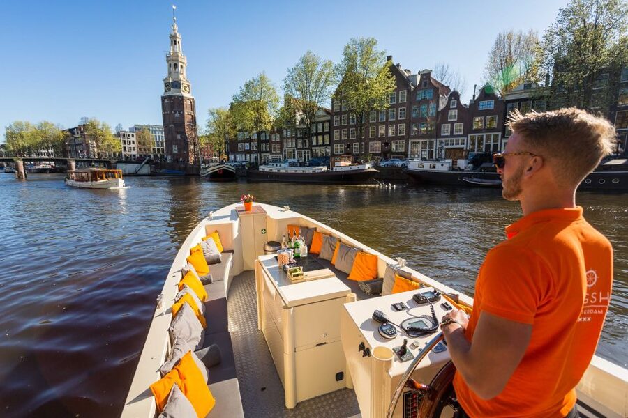 Amsterdam: Canal Belt Private Beer Boat Tour - Practical tips to make your cruise smoother