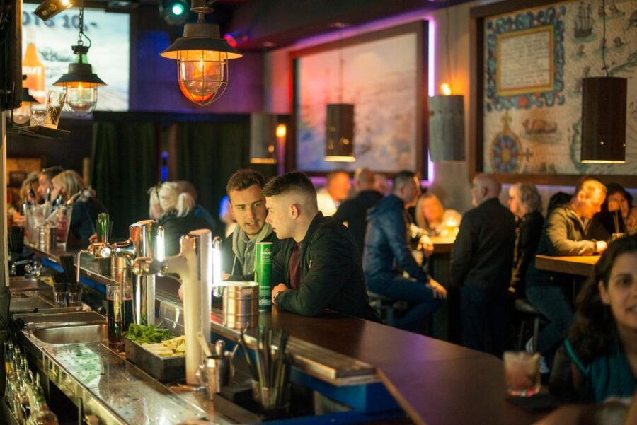 Amsterdam: Canal Cruise and Entrance to Xtracold Icebar - A balanced take: small drawbacks that are good to know