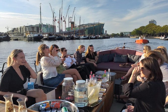 Amsterdam canal cruise in open boat – Guided tour - Why this open-boat cruise beats figuring it out on foot