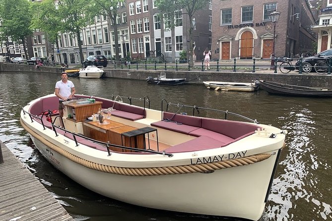 Amsterdam canal cruise in open boat – Guided tour - Who this cruise fits best in your Amsterdam plans