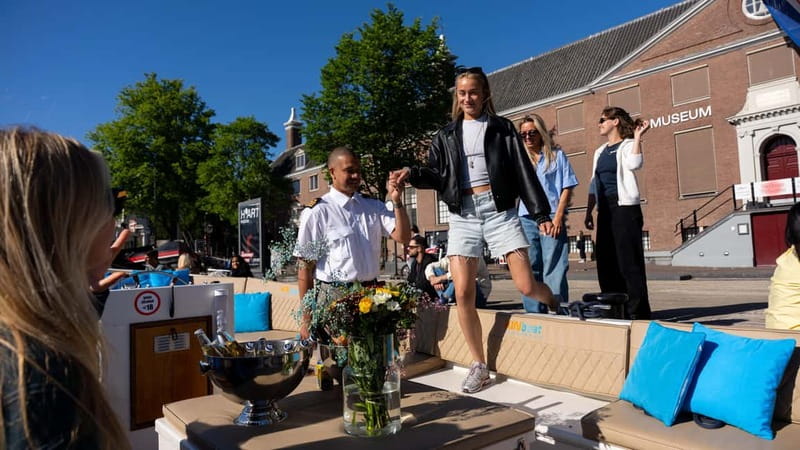 Amsterdam: Canal Cruise in Open Boat with Drink Option - Key things to know before you go