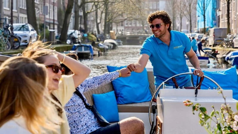 Amsterdam: Canal Cruise in Open Boat with Drink Option - Who this canal cruise is best for, and who should skip it