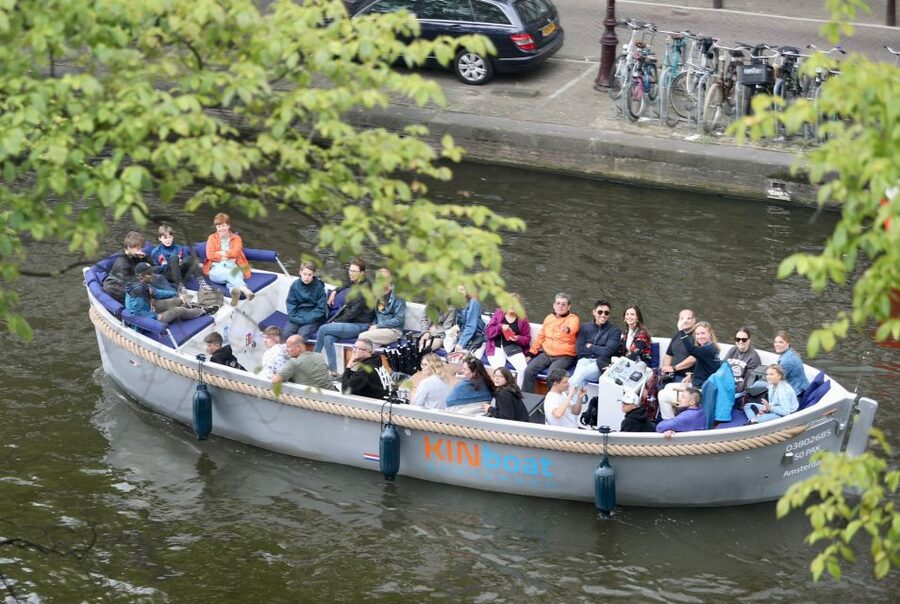 Amsterdam: Canal Cruise in Open Boat with Drink Option - Magere Brug, H’ART Museum, and Stopera: bridges and big-city faces