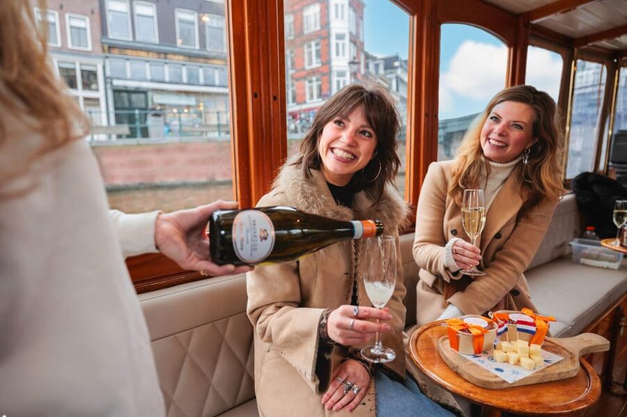 Amsterdam: Canal Cruise with Bubbles & Bites - Why this 1-hour cruise is good value in Amsterdam