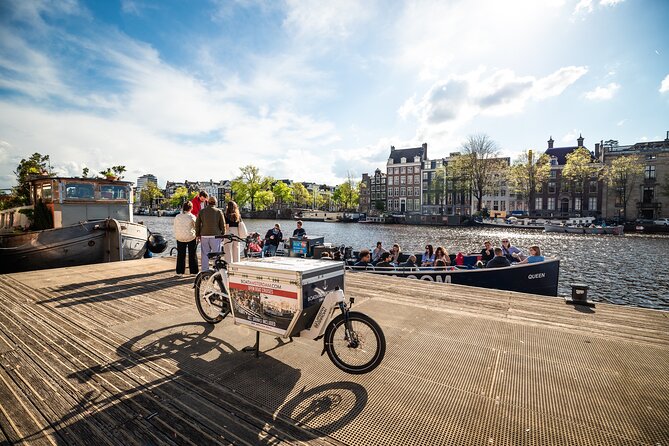Amsterdam Canal Cruise with Live Guide and Two Drinks - The One-Hour Route: How You Get a Lot Without Rushing