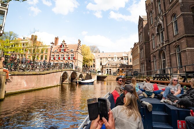 Amsterdam Canal Cruise with Live Guide and Two Drinks - Anne Frank House From the Water: What You See and What You Do Not