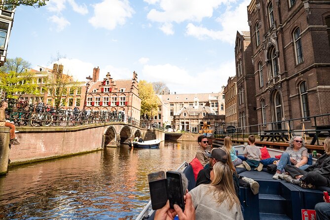 Amsterdam Canal Cruise with Live Guide - Central Station - Group size and departure flexibility for a smoother day