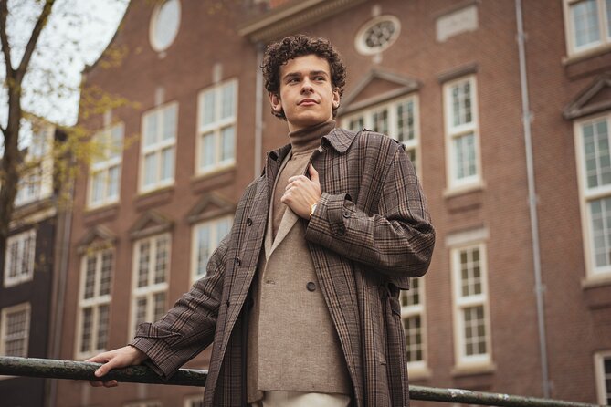 Amsterdam Canal, Tulip, Windmill Photoshoot | Custom Request - What you get: 9 to 30 edited photos, and what no facial adjustments means