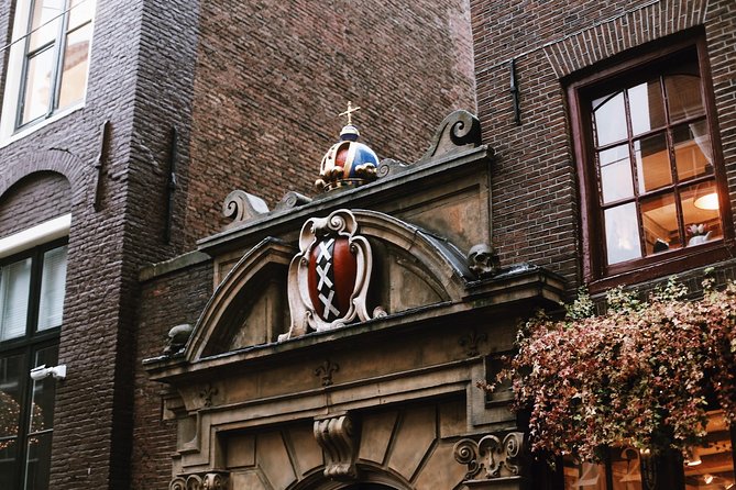 Amsterdam City Center & History - Exclusive Guided Walking Tour - Courtyards, Protestant churches in the Jordaan, and your apple pie finale
