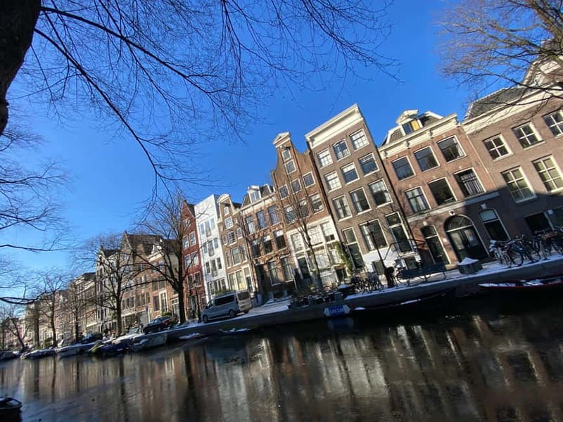Amsterdam: City Tour in German - What you should wear and bring (so the tour stays pleasant)