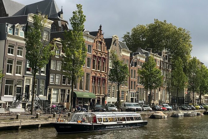 Amsterdam Classic Canal Cruise with Live Guide - Price and value: what $19.20 really buys you