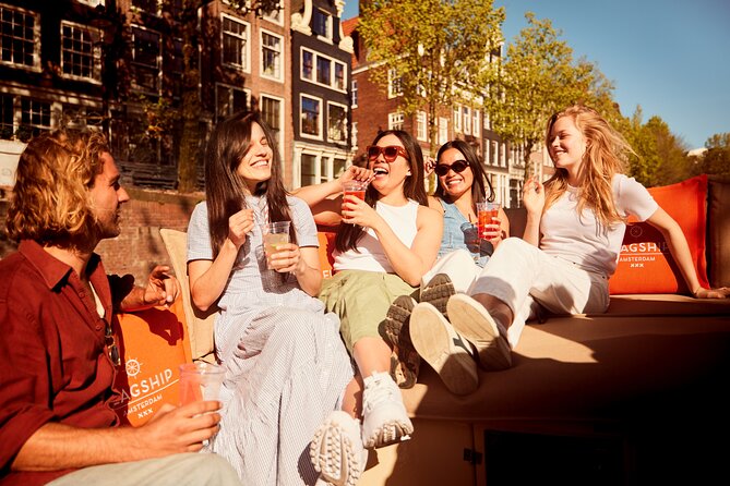 Amsterdam Classic Saloon Boat Canal Cruise with Live Guide - Group size and comfort: maximum 45 people
