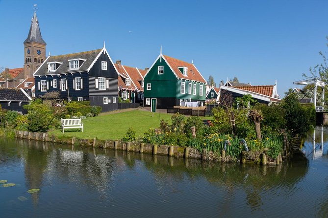 Amsterdam countryside tour by car - Marken Haven: fishermen village walking, history talk, and Dutch apple pie