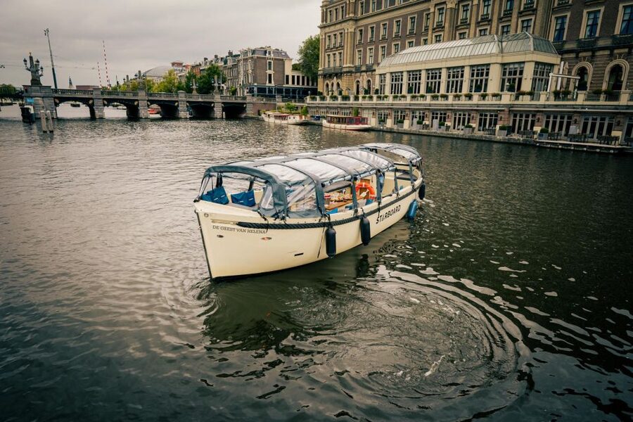 Amsterdam: Covered Canal Booze Cruise with Unlimited Drinks - Price and drink options, what $18 really buys