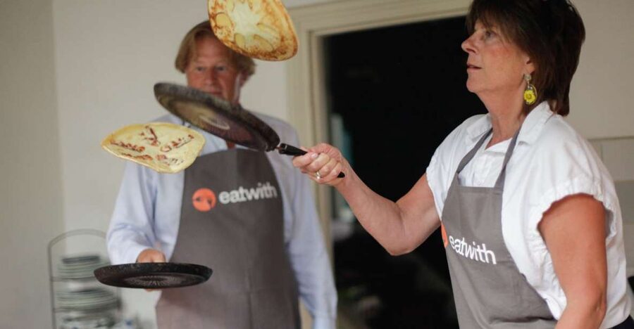 Amsterdam: Craft Dutch Pancakes in Charming Canal House - Getting Oriented: Ring the Bell at Verloop and Settle In