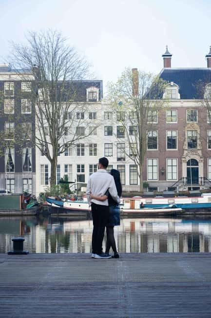 Amsterdam: Customizable Photography Tour with 9-10 Photos - Practical shooting-day tips to get the best results