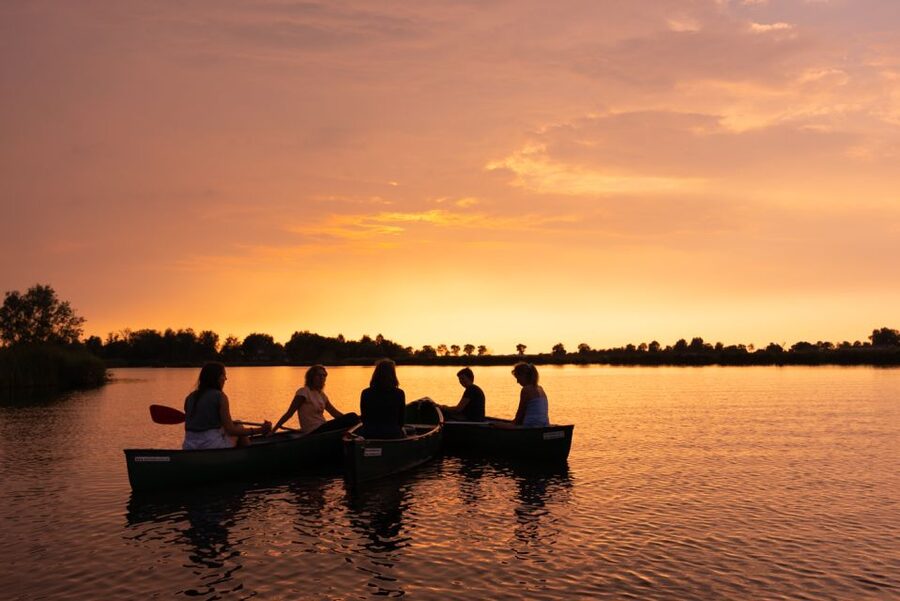 Amsterdam: Dutch Countryside Sunset Canoe Tour - So who is this tour perfect for?