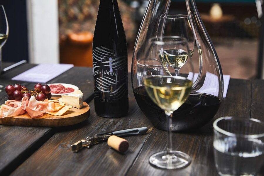 Amsterdam: Dutch Wine Tasting with Sommelier - Bread and pairings: Brothers Niemeijer does the heavy lifting