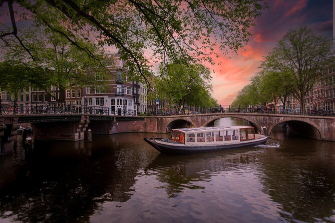 Amsterdam Evening Canal Cruise with Live Guide and Onboard Bar - Price and value: what $24.61 really buys