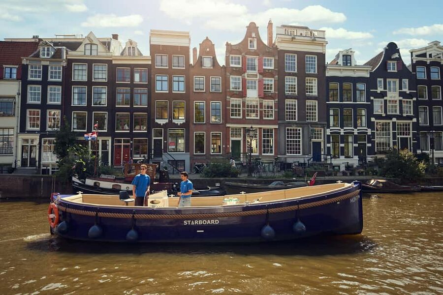 Amsterdam: Evening Candle Light Cruise With Wine & Cheese - What you see, and what you do not